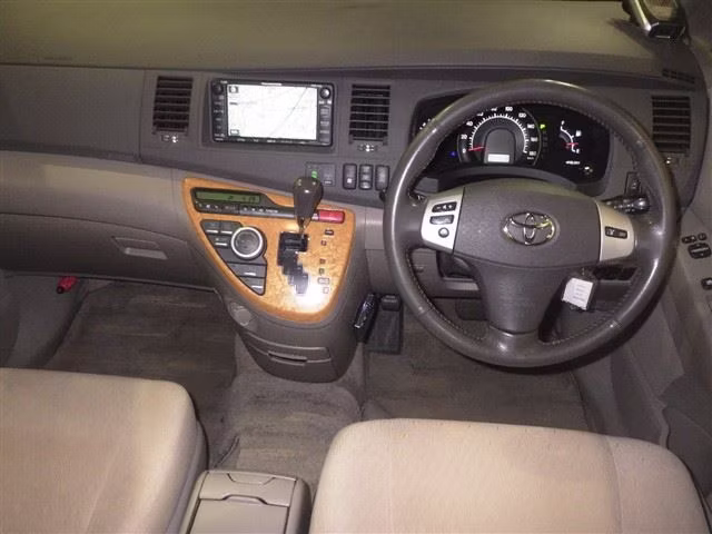 TOYOTA ISIS