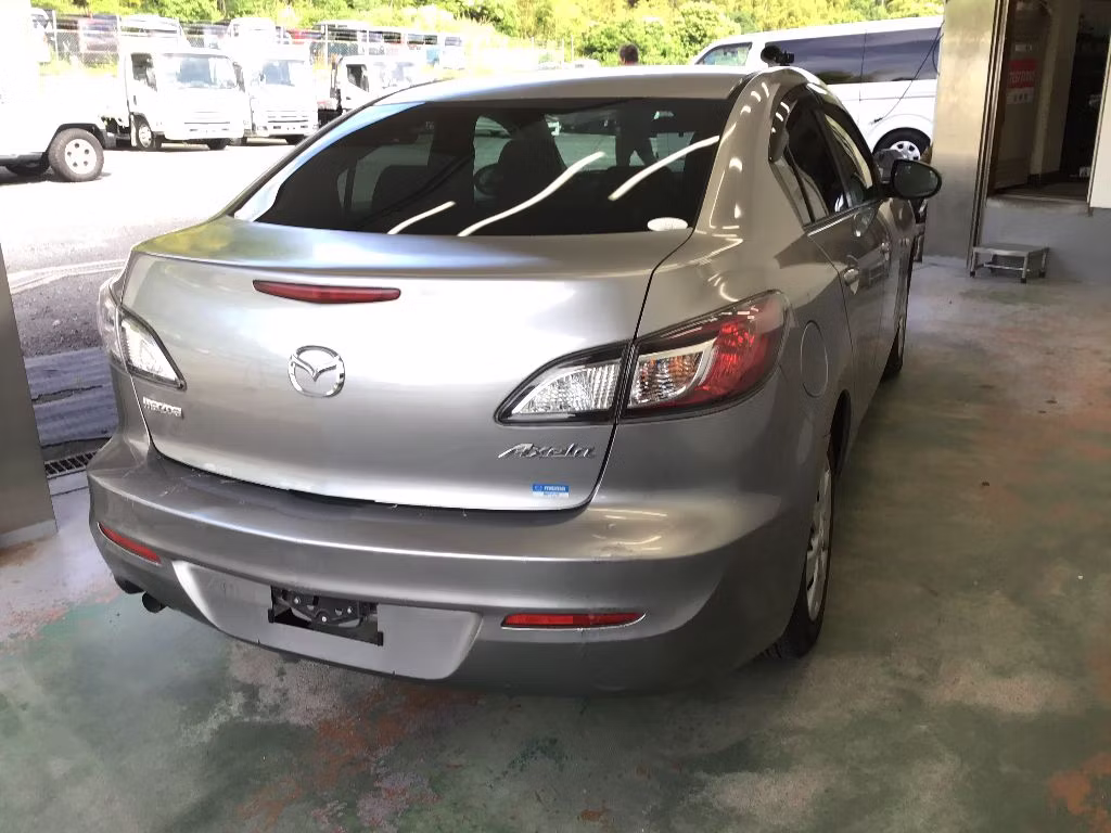 MAZDA AXELA