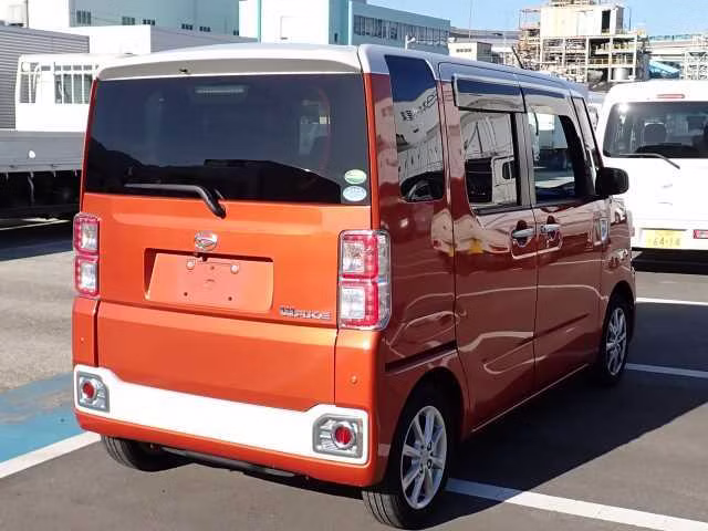 DAIHATSU WAKE