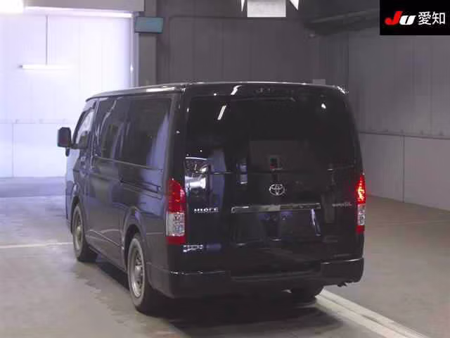TOYOTA REGIUS ACE