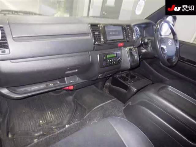 TOYOTA REGIUS ACE