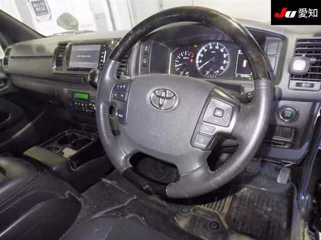 TOYOTA REGIUS ACE