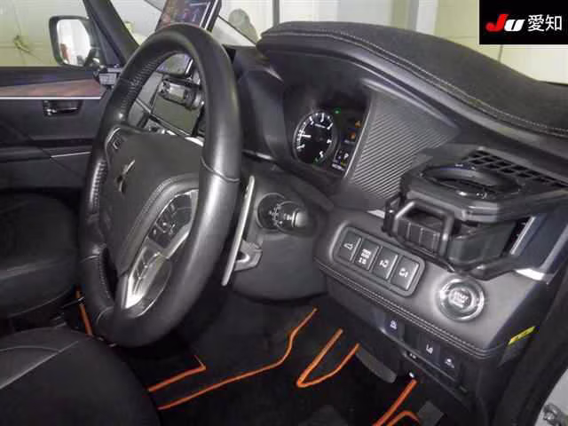 MITSUBISHI DELICA D:5