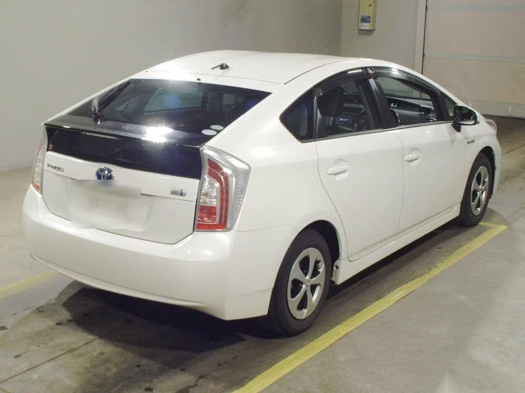 TOYOTA PRIUS