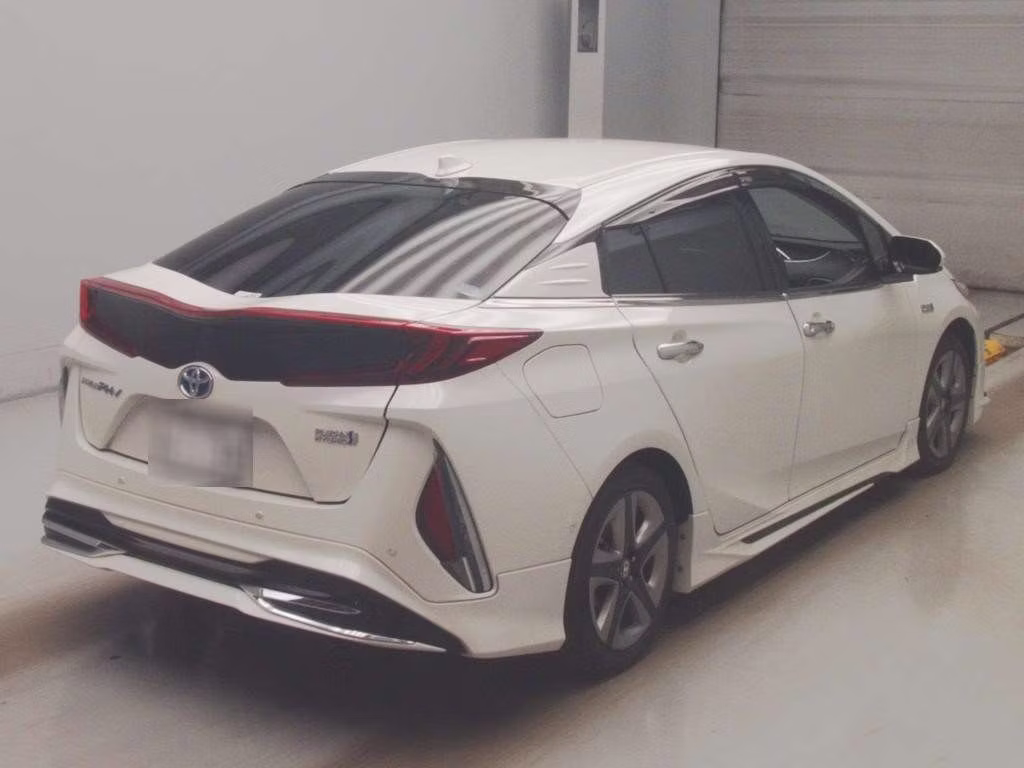 TOYOTA PRIUS PHV
