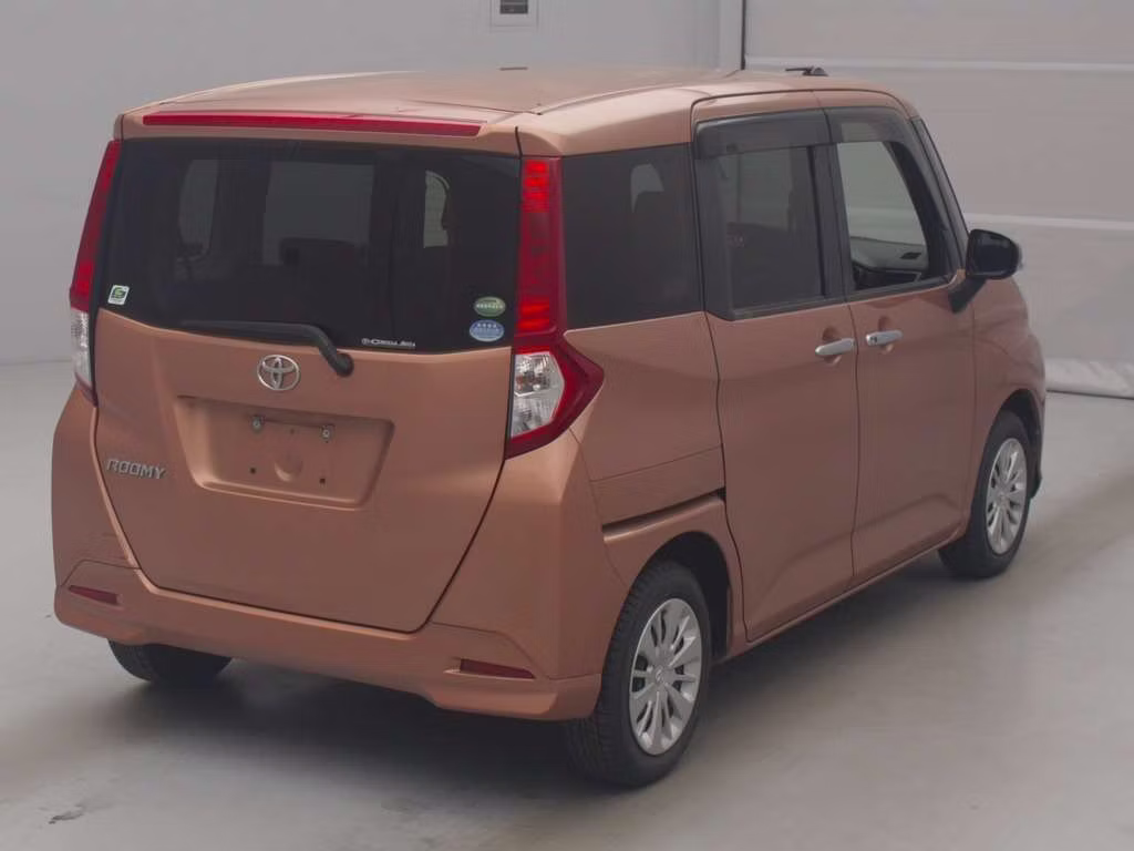 TOYOTA ROOMY