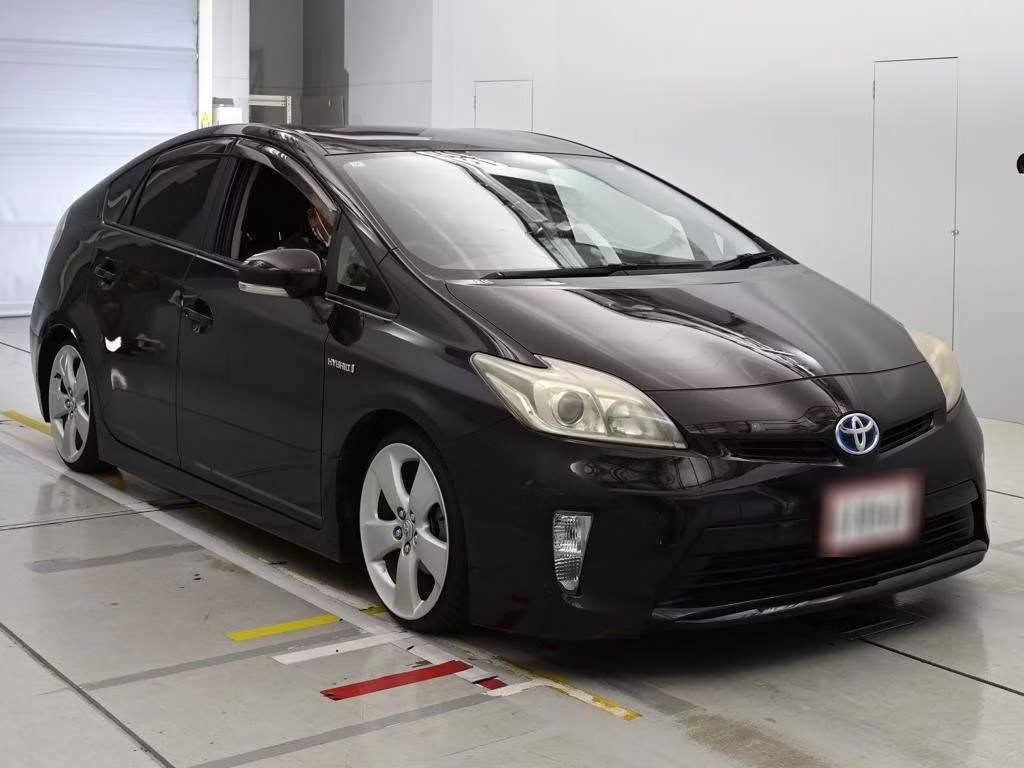 TOYOTA PRIUS