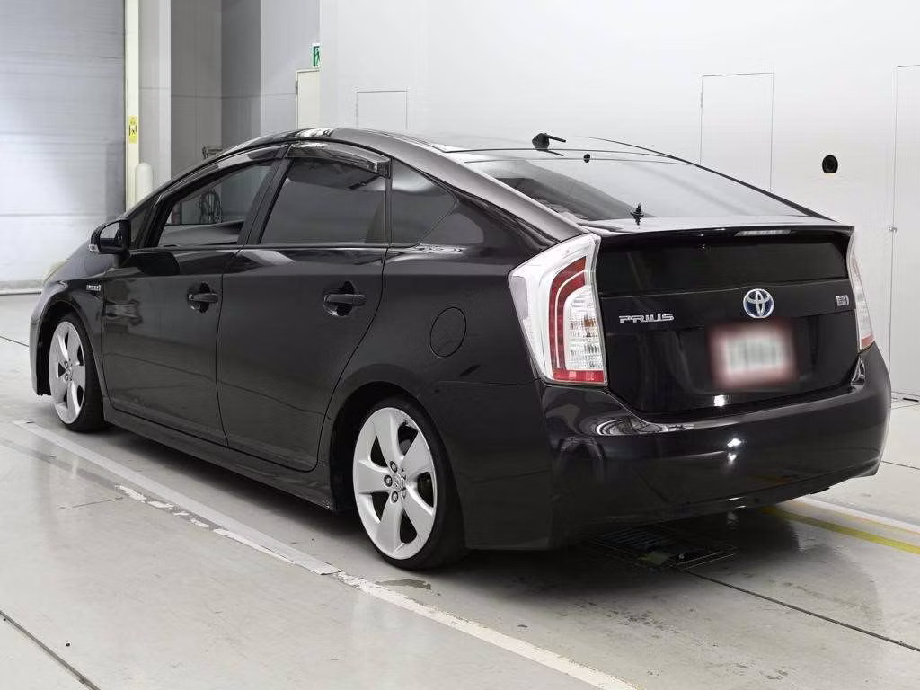 TOYOTA PRIUS