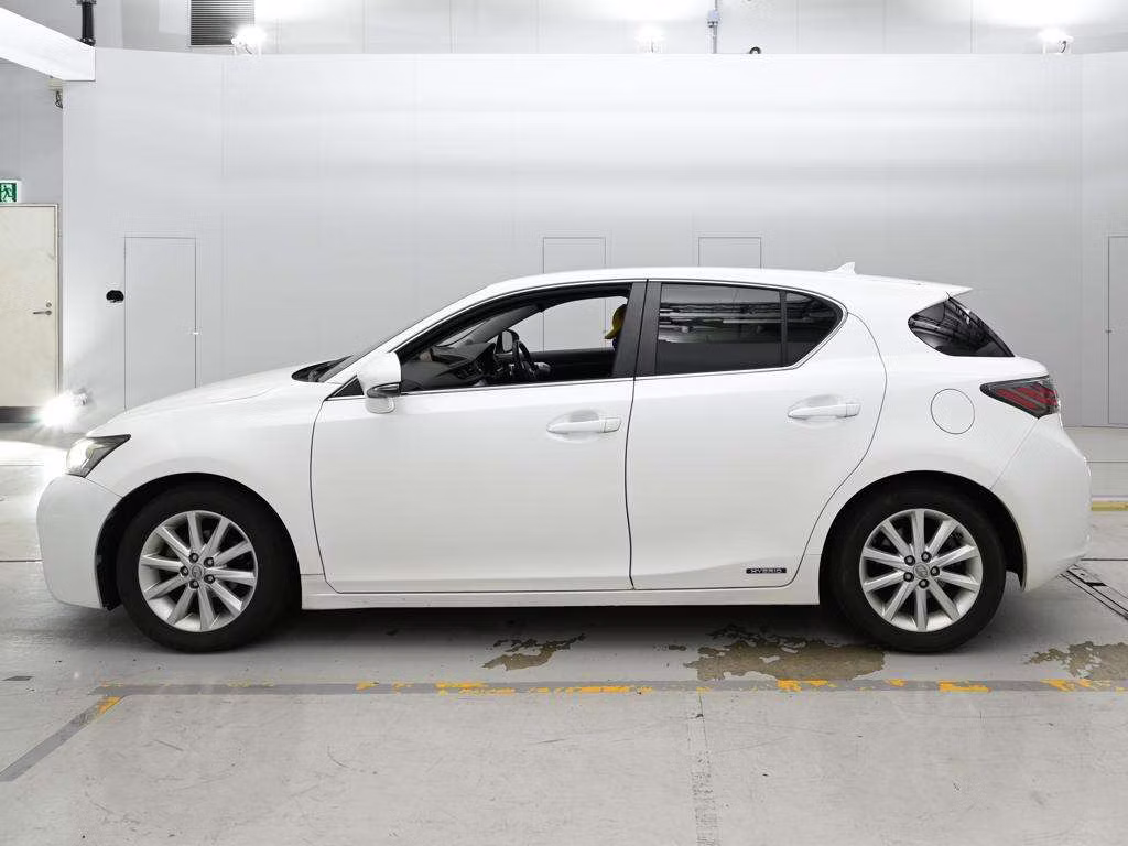 LEXUS CT200H