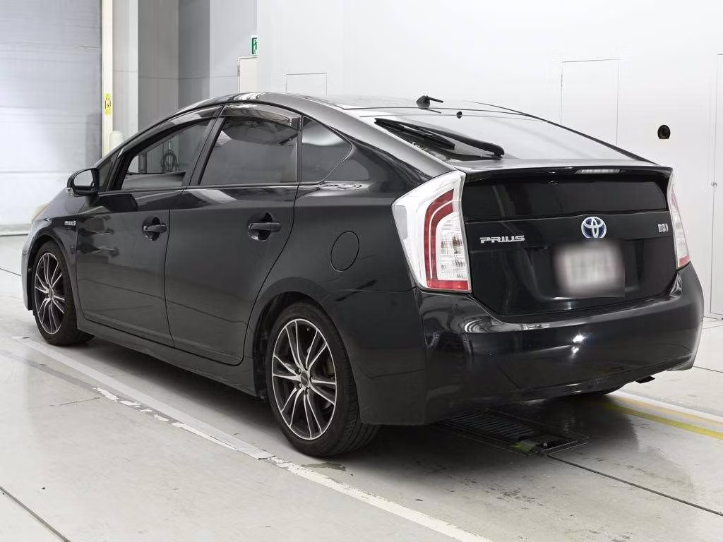 TOYOTA PRIUS