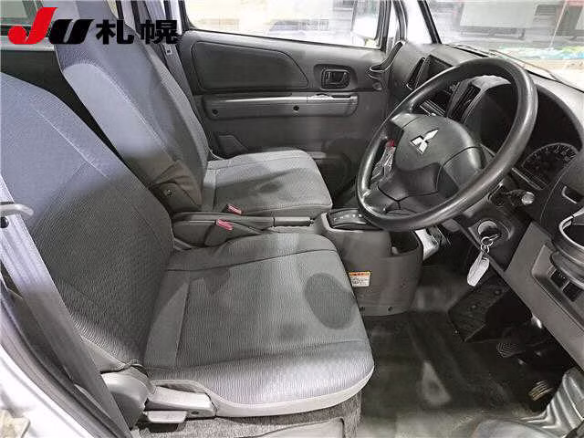MITSUBISHI MINICAB