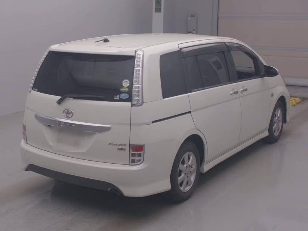 TOYOTA ISIS