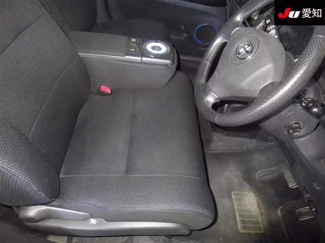 TOYOTA BB