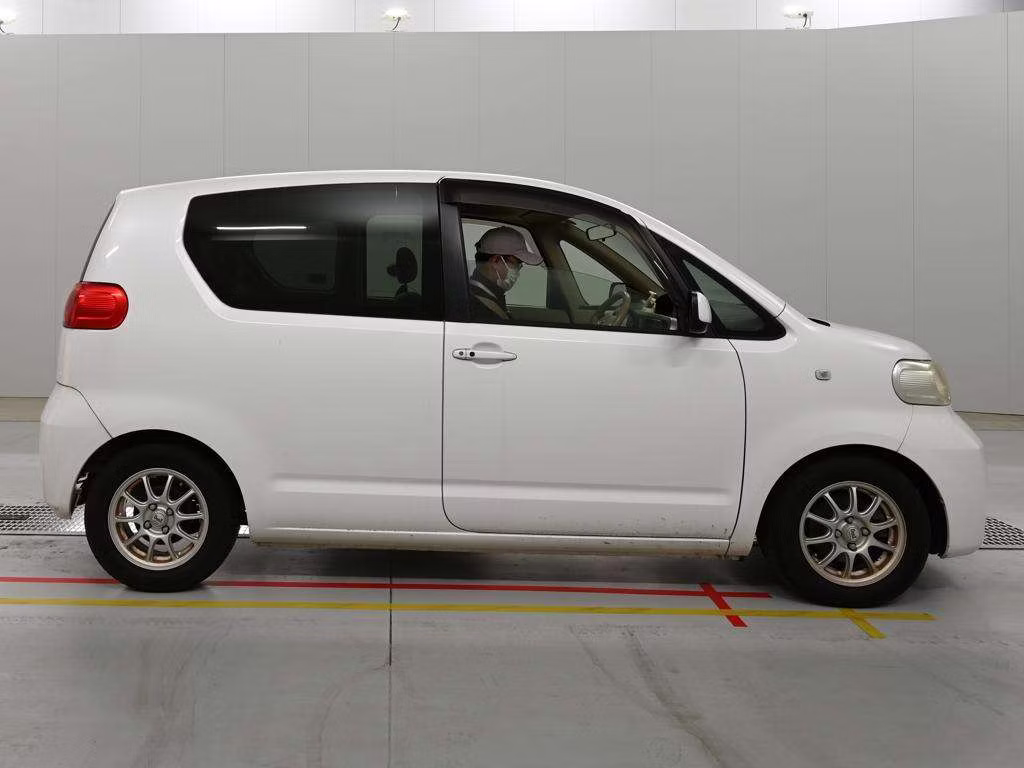 TOYOTA PORTE