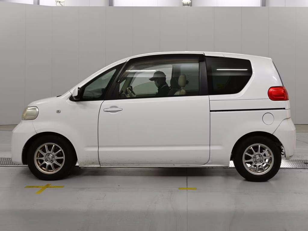 TOYOTA PORTE