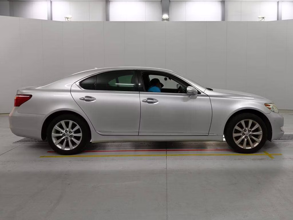 LEXUS LS460