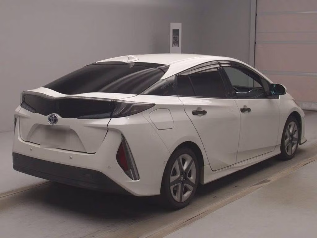 TOYOTA PRIUS PHV