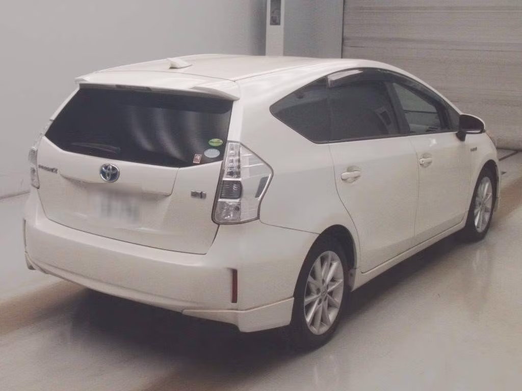 TOYOTA PRIUS ALPHA