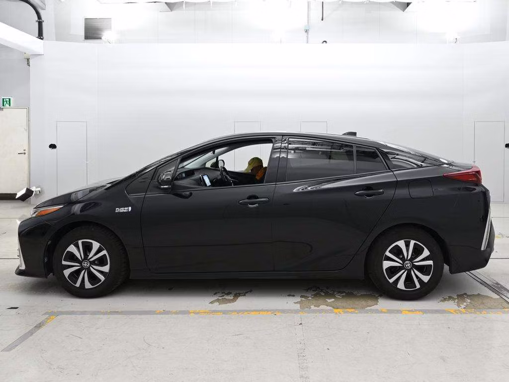 TOYOTA PRIUS PHV