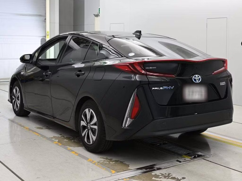 TOYOTA PRIUS PHV