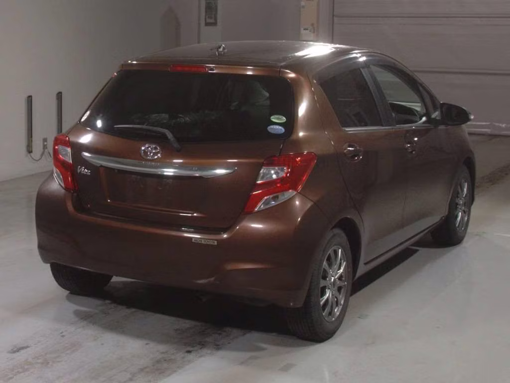 TOYOTA VITZ