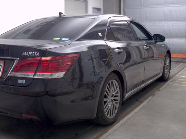 TOYOTA CROWN MAJESTA