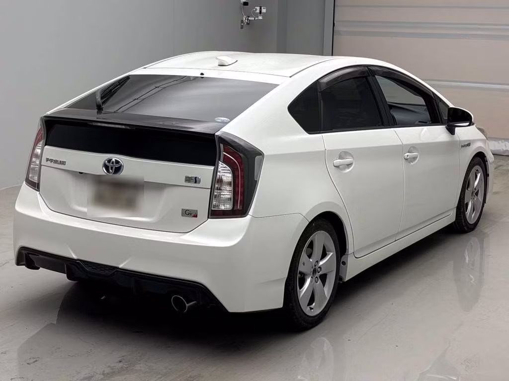 TOYOTA PRIUS