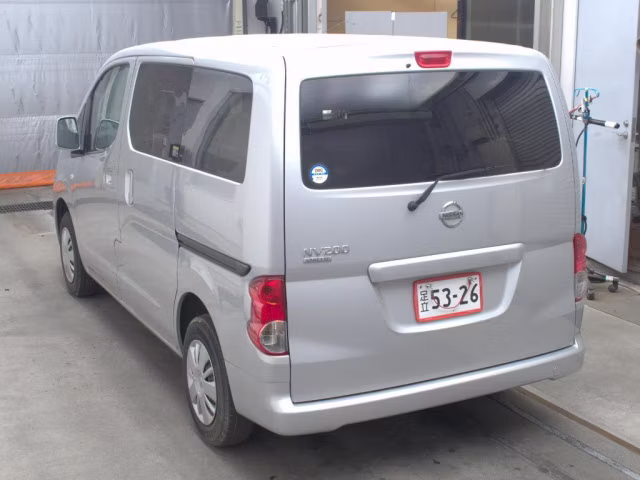 NISSAN NV200