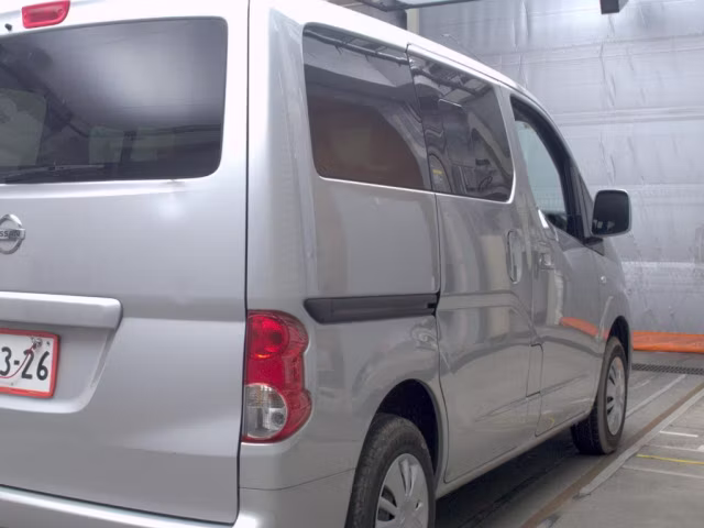 NISSAN NV200