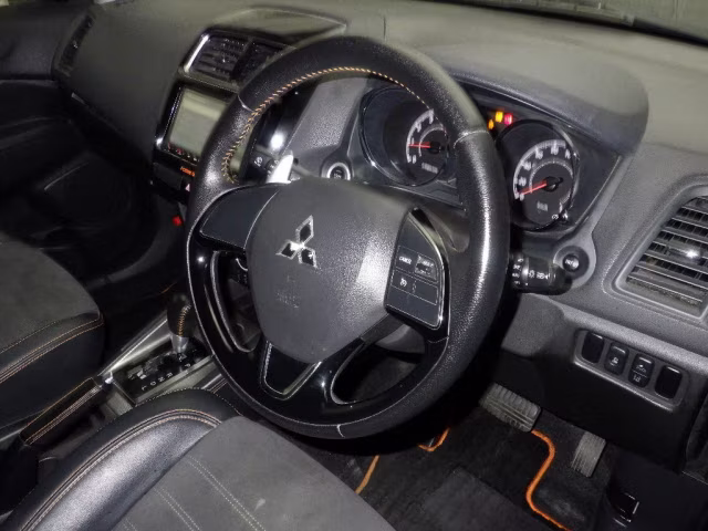 MITSUBISHI RVR