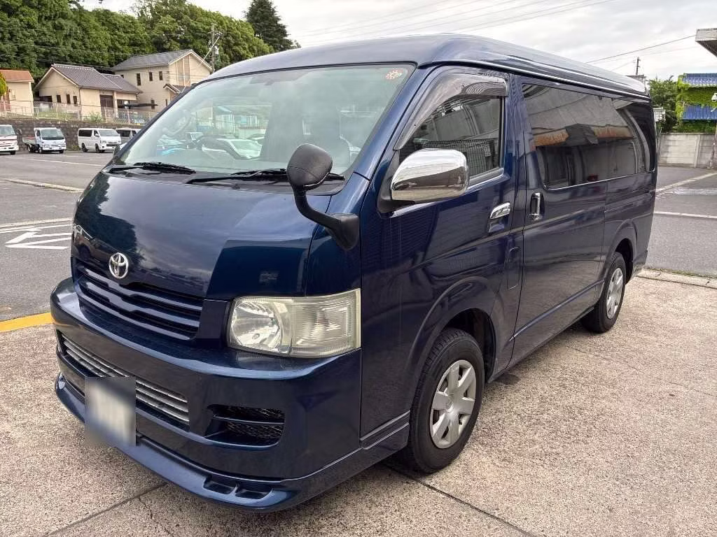 TOYOTA HIACE