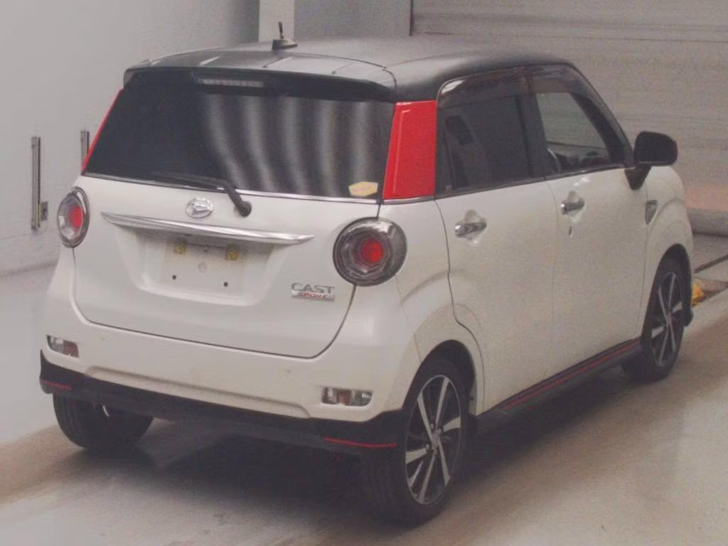 DAIHATSU CAST