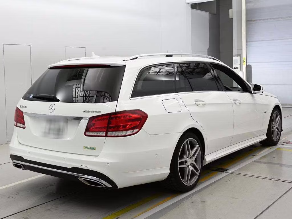 MERCEDES-BENZ E-CLASS