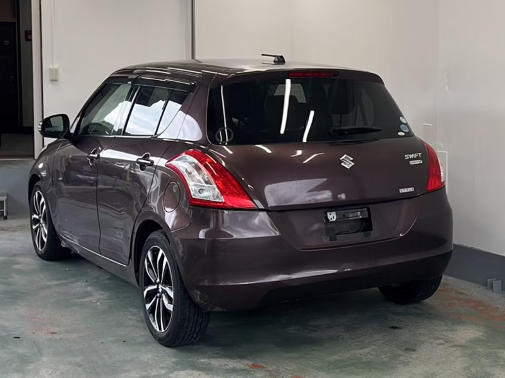 SUZUKI SWIFT