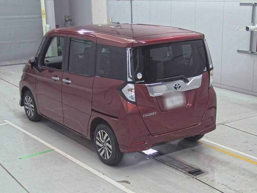TOYOTA ROOMY