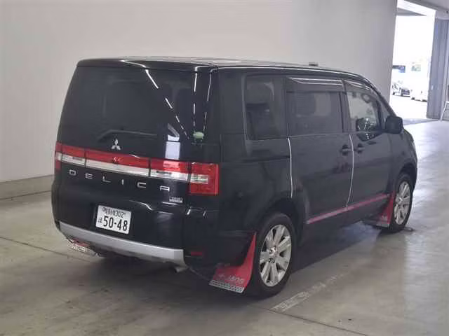 MITSUBISHI DELICA D:5