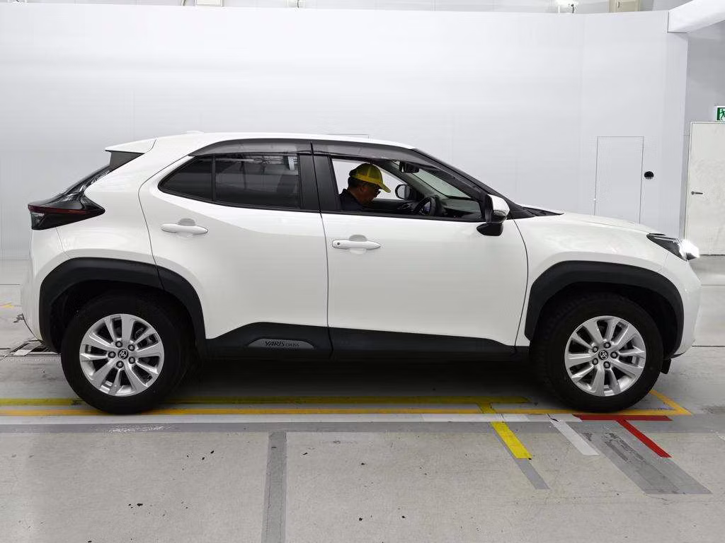 TOYOTA YARIS CROSS