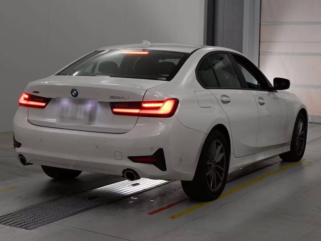 BMW 3-SERIES