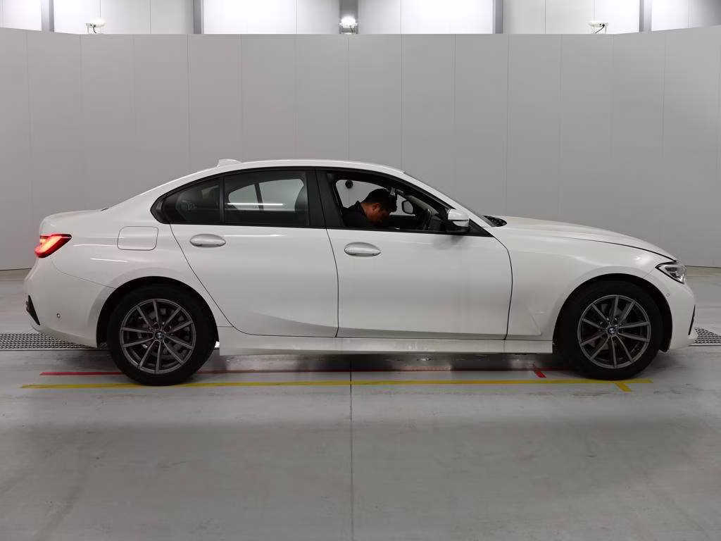 BMW 3-SERIES