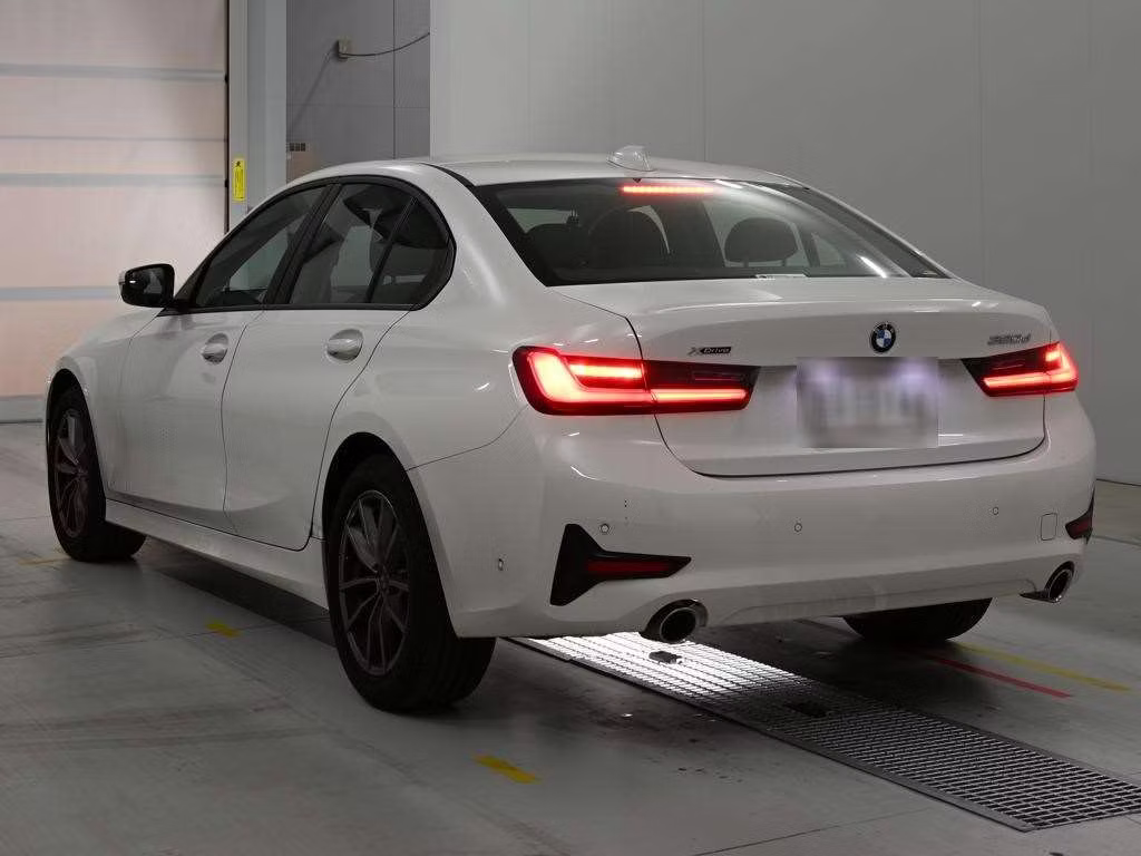 BMW 3-SERIES