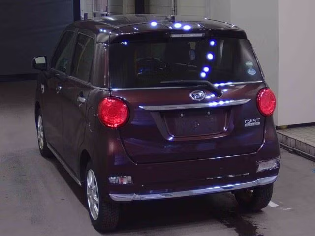DAIHATSU CAST