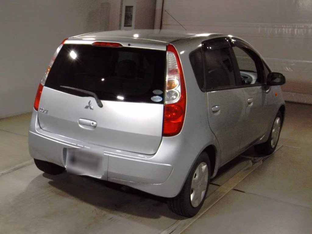MITSUBISHI COLT