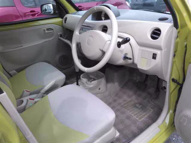 DAIHATSU ESSE