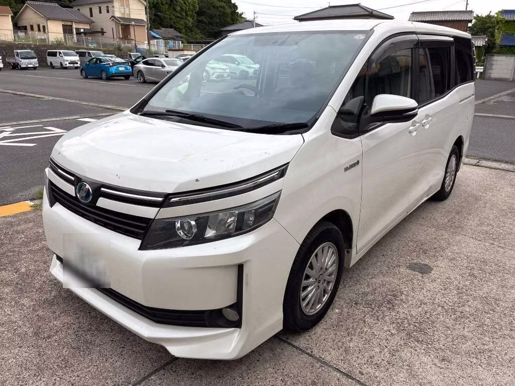 TOYOTA VOXY