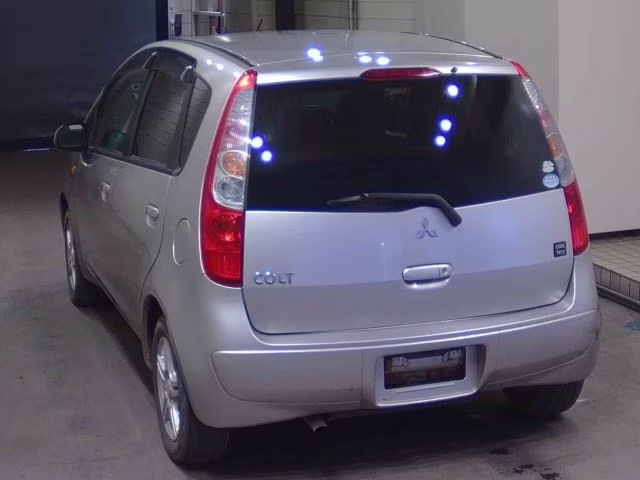 MITSUBISHI COLT
