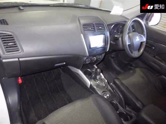MITSUBISHI RVR
