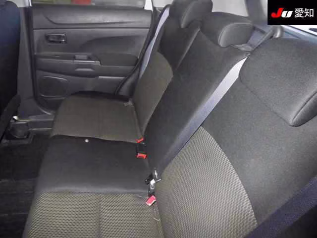 MITSUBISHI RVR