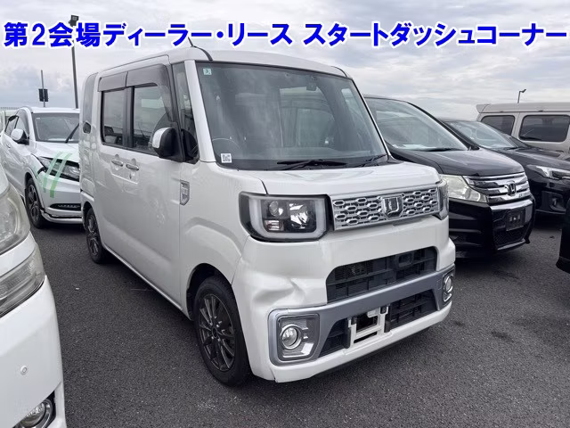 DAIHATSU WAKE