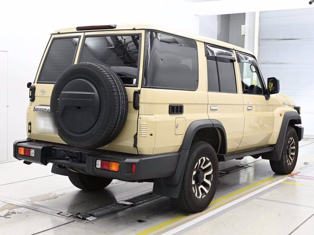 TOYOTA LAND CRUISER
