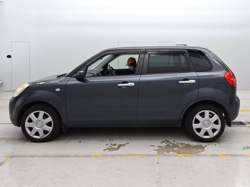 MAZDA VERISA